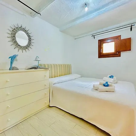 Sea View 2br Parking Wifi 5min Porto Cervo, Baja Sardinia, Poltu Quatu 4pax *